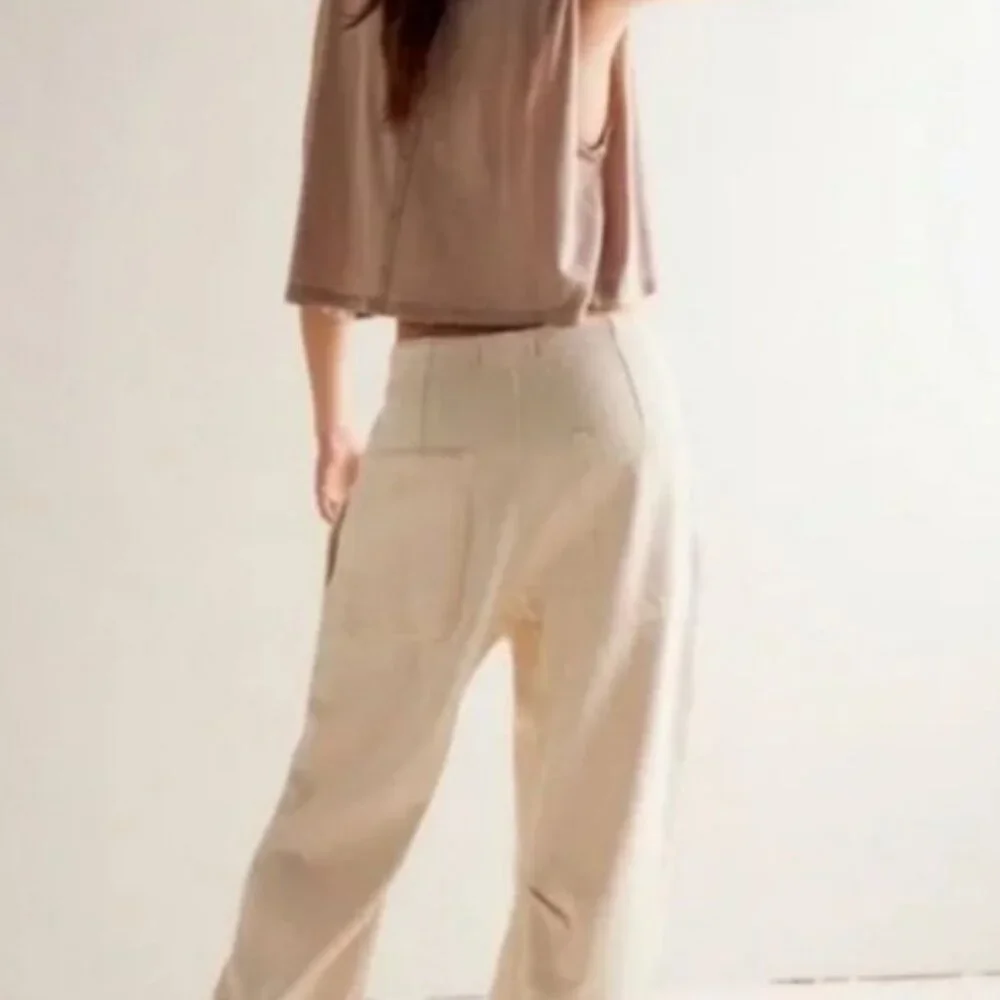 Free People - Osaka Mid Rise Barrel Jeans - Ecru & Ivory  - Size 30 - Picture 2 of 8